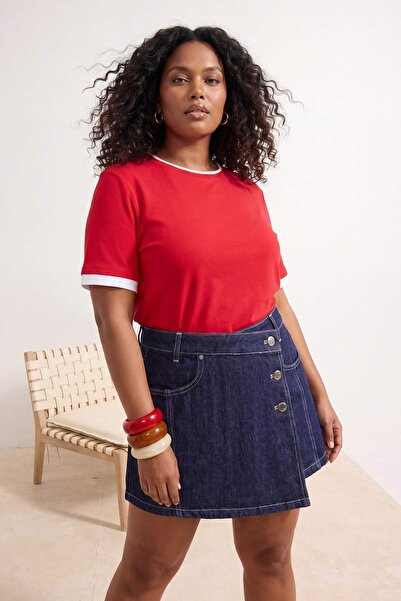 Trendyol Curve Red Collar Sleeve and Hem Detail Basic Knitted Plus Size Blous...