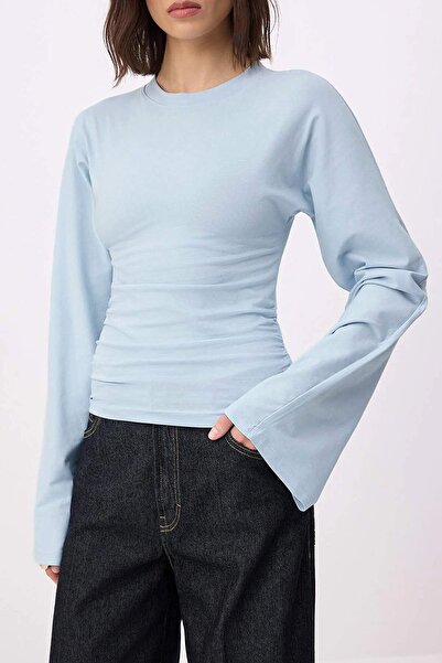 Trendyol Collection بلوزة محبوكة بقصة عادية/عادية مع تفاصيل كشكشة على الأكمام...