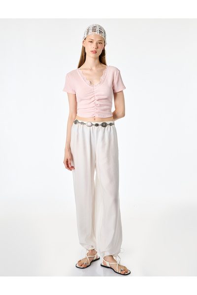 Koton Bürümcük Kumaş Dantelli Slim Fit V Yaka Büzgülü Bel Vurgulu Crop Tişört