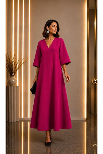 SERAVENZA COUTURE فستان ماكسي بوي فاكير أنيق من الكريب بياقة على شكل حرف V CO...