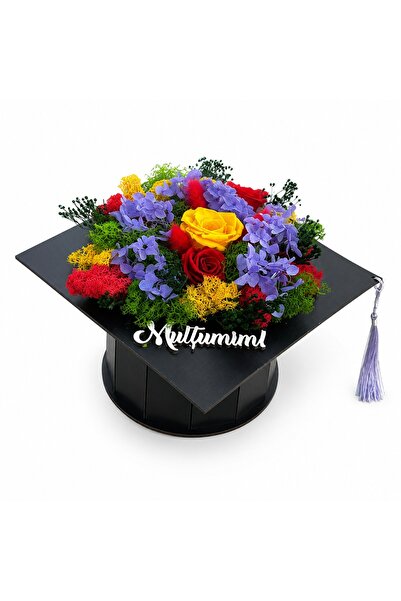 velve Aranjament floral absolvire in forma de toca neagra Graduate cu trandaf...