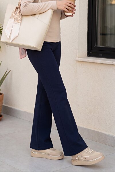 Modamorfo Pantaloni din denim cu detaliu din dantelă și picior evazat - bleum...
