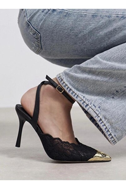 luuq shoes Παπούτσια με τακούνι LUNE με μυτερή μύτη, δαντέλα και χρυσή μεταλλ...