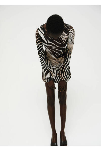 MANGO Woman Zebra desenli çan kollu elbise
