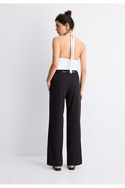 Stradivarius Kemerli ve dökümlü straight fit kumaş pantolon
