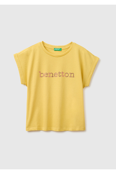 United Colors of Benetton تي شيرت للفتيات ذو ياقة دائرية وتفاصيل حجرية بلون أ...