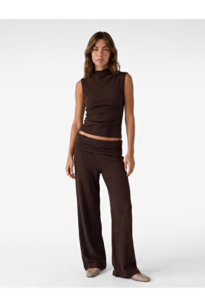 Koton Bürümcük Fabric Textured Straight Wide-Legged Trousers with Waist Fold ...