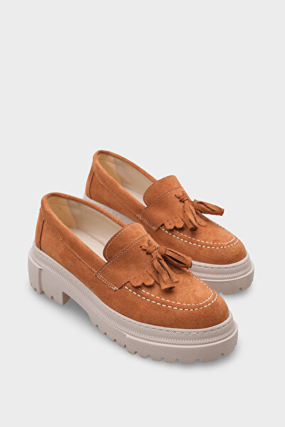 Capone Outfitters Ashlee Oval-Toe Tasseled Trak Sole Suede Women's Loafers