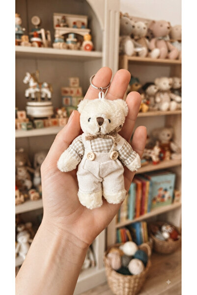 Şirin Peluş Ayıcık Anahtarlık – Sevimli Tulumlu Teddy Bear hediyelik
