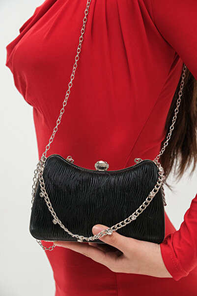 ROZA CANTA Μαύρη κυματιστή γυναικεία βραδινή τσάντα για νυφικό