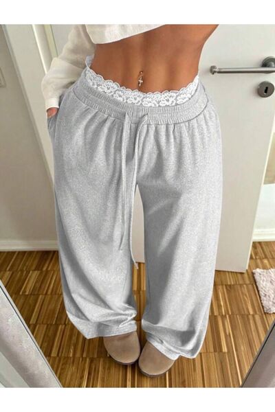 DENİKK Μοντέρνα αθλητική φόρμα με δαντελένια λεπτομέρεια, ελαστική μέση και φ...