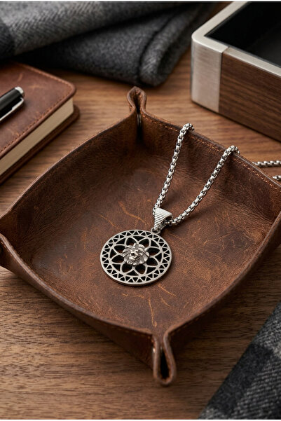Velcari Minimalist Style Stainless Steel Men's Necklace with Lion Figure