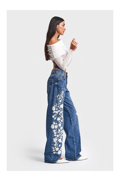 LC Waikiki Nevavm Women's Jean Color White with Floral Embroidery Loose Fit D...