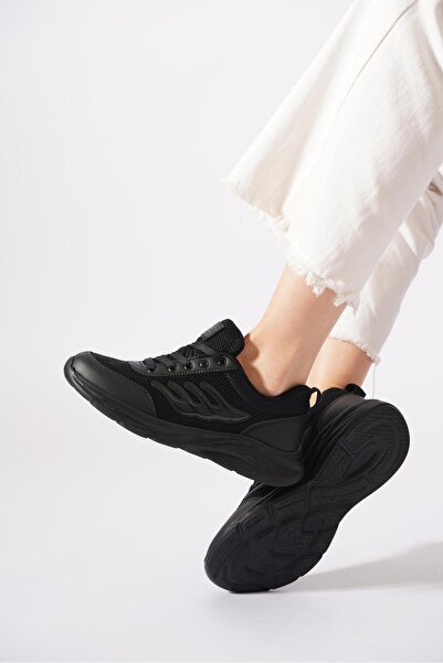 Moda Pie Harted Side Flame Embroidered Women's Sports Shoes Black