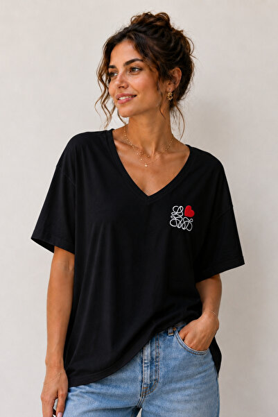 ArtYus Heart Detail Printed V-Neck Casual Unisex Oversize T-Shirt – Cotton Ca...