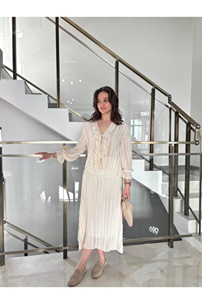 Sude Kızanlıklı Self-Textured Ruffled Blouse Skirt Set
