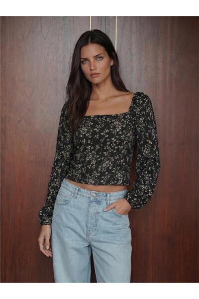 WeShaya D. Black Polyester Lycra Blended Balloon Sleeve Knitted Blouse