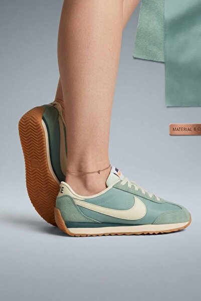 Nike Unisex Green Sports Shoes - Casual Running and Walking Sneaker Design