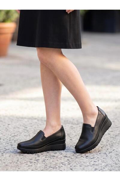 İYİSİNDEN SHOES حذاء نسائي بكعب عالٍ من الجلد الطبيعي ونعل مبطن