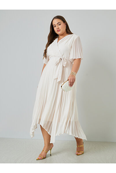 Styli Plus Size Asymmetric Hem Pleated Midi Dress