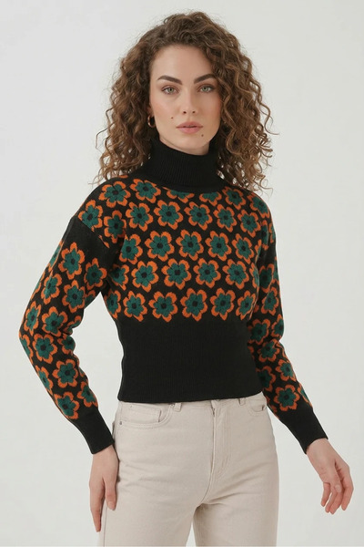 buğrahayalin Women's High-Neck Cropped Floral Patterned Orange Sweater