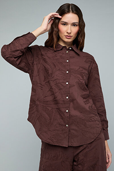 R&B Embroidered Shirt with Classic Collar and Long Sleeves
