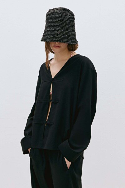 Suud Collection Black Tess Buttoned V-Neck Linen Blouse