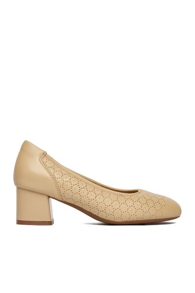 LASOCKI Women's Pumps Beige