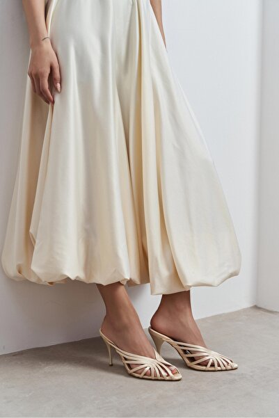 NİŞANTAŞI SHOES Judith Bej Saten Burnu Açık Detay Kafesli Kadın Topuklu Terlik