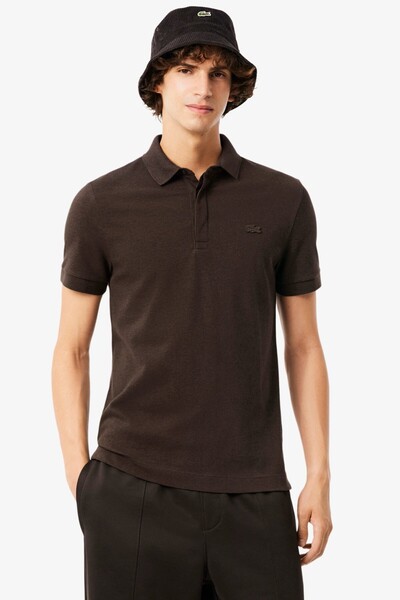Lacoste تي شيرت بولو رجالي من باريس بقصة عادية، تي شيرت بولو للرجال باللون البني