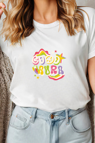 Sarah's Boutique Women's T-shirt – 100% cotton – Good Aura