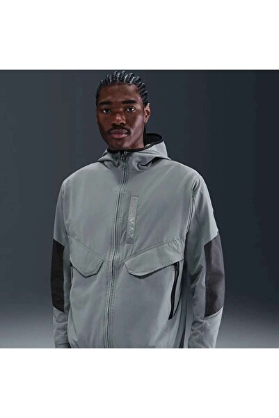 Nike سترة رياضية منسوجة مرنة باللون الأسود للرجال من Air Max |   IF0849-010