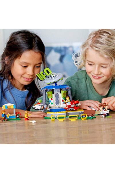 LEGO Creator 3in1 Fairground Carousel 31095 Building Kit, New 2019 (595 Pieces)