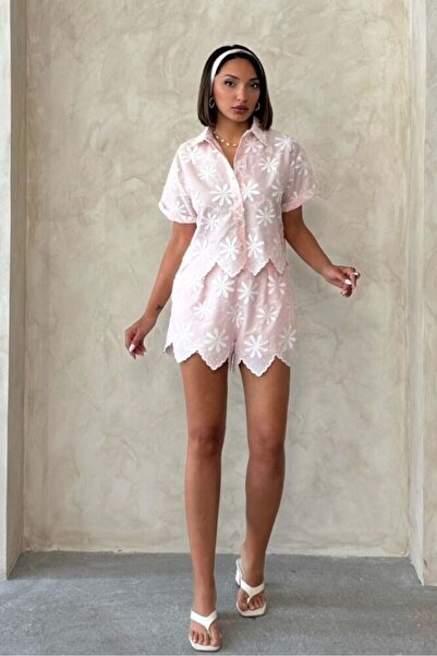 CKM MODA Erim embroidered shorts pink