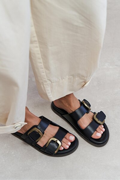NİŞANTAŞI SHOES شبشب نسائي من تينج باللون الأسود غير اللامع بتفاصيل مشبك مزدو...