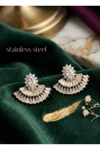 stainless steell أقراط نموذجية من النحاس باللون الذهبي مرصعة بحجر الزركون