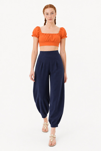 MODA Παντελόνι σε σκούρο μπλε χρώμα με κοπή carrot