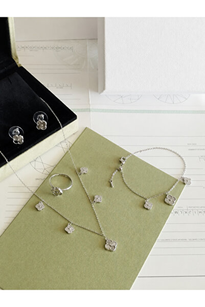 Glamour Galore Luxury Accessory Kit 4-Piece Set with Accessories