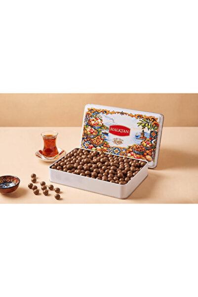 Halktan PREMİUM ÇİKOLATALI FINDIKLI SÜTLÜ DRAJE KUTUSU 1500 GR.