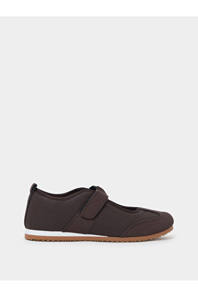 Styli Brown Velcro Sneakerina