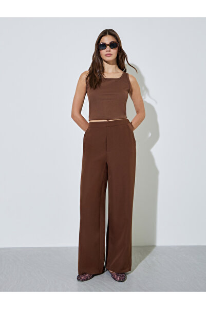 Styli Brown Solid Wide Leg Trousers