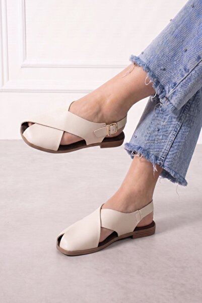 FUGA MODA Vieste Beige Cross-Strapped Gold Buckle Women's Sandals