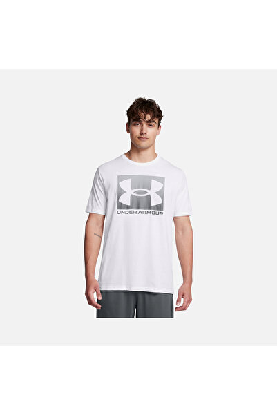 Under Armour ملابس رياضية معبأة في صندوق، تي شيرت رياضي محدث بقصة فضفاضة وأكم...