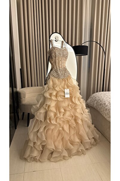 Nareen Fashion A Luxurious Evening Gown in a Calm Champagne Color, Featuring ...