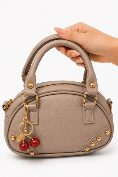 FHD BAGS حقيبة يد وكتف بتصميم الكرز مع إكسسوارات ذهبية طراز بولينج