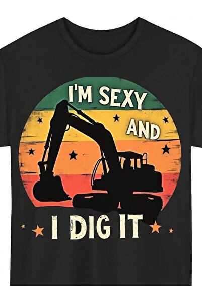 01THEONE تي شيرت رجالي بتصميم 'I'm Sexy I Dig It Excavator' ورسومات غروب الشم...