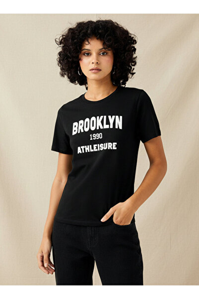 FAV GRAPHIC TEE VARSITY