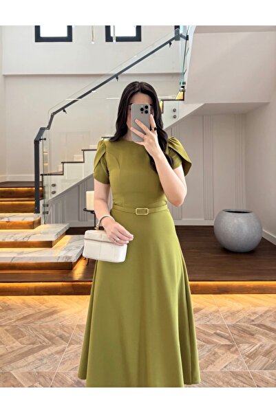 Dilek Vardar Rochie verde cu decolteu tip crewneck și detaliu la mâneci cu curea