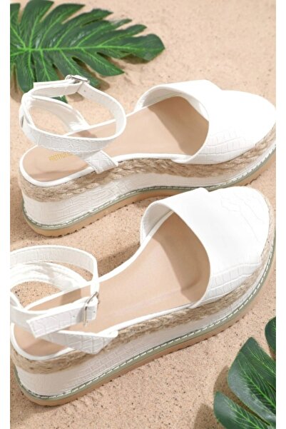 NO BRAND Prettylittlething Sandale espadrile albe texturate cu toc pană 39