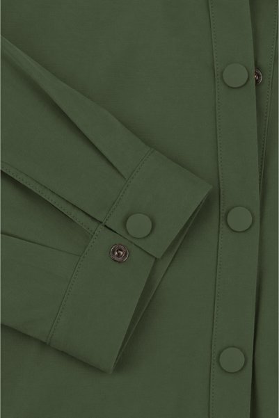 goffra Women's Form-Fitting Snap Shirt Adjustable Waist Stylish Comfortable Cut Khaki W201-K0304-03